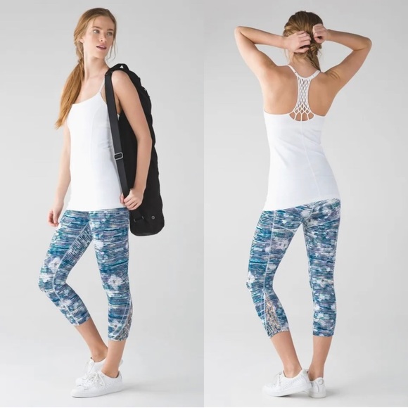 Lululemon True Self Crop II Blurry Belle Multi Blue Stripe Luon Leggings Yoga 6 - Picture 3 of 16